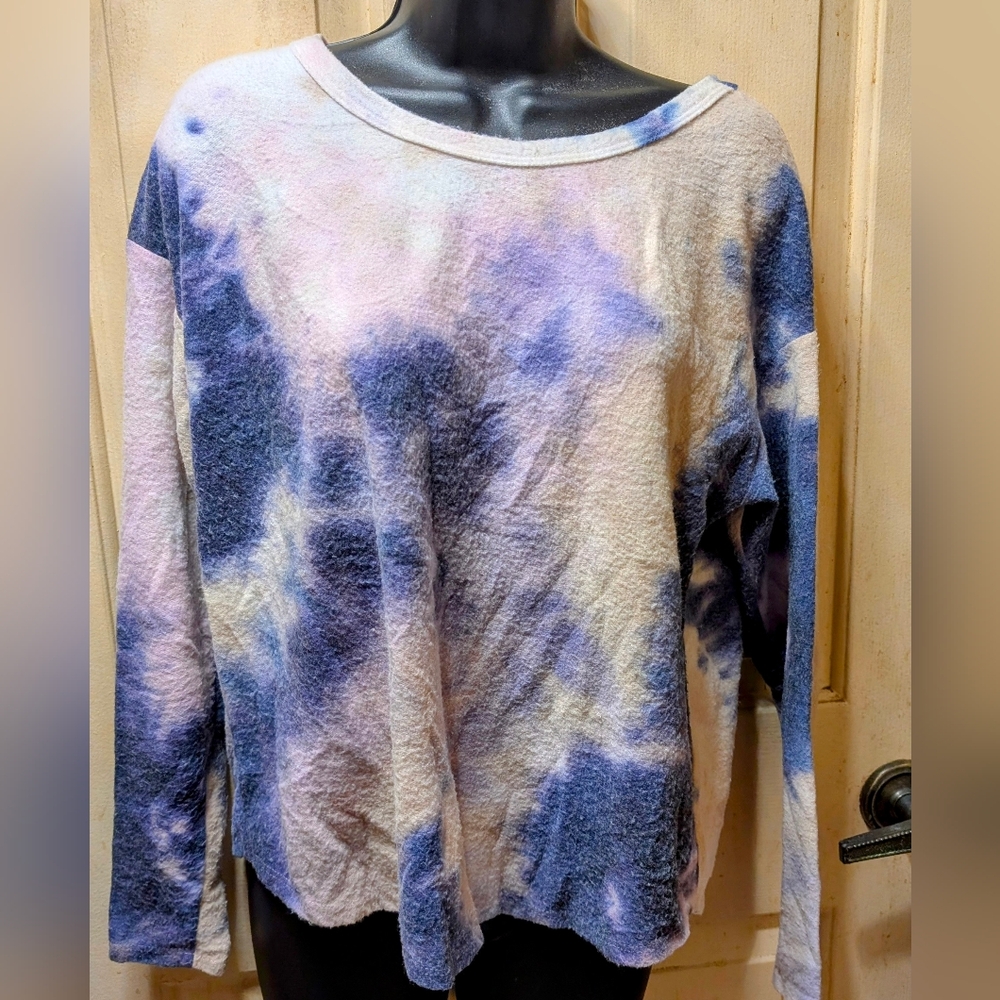Socialite From Nordstrom. Pink, Purple Tyedye V Back Sweatshirt. So Soft & Warm